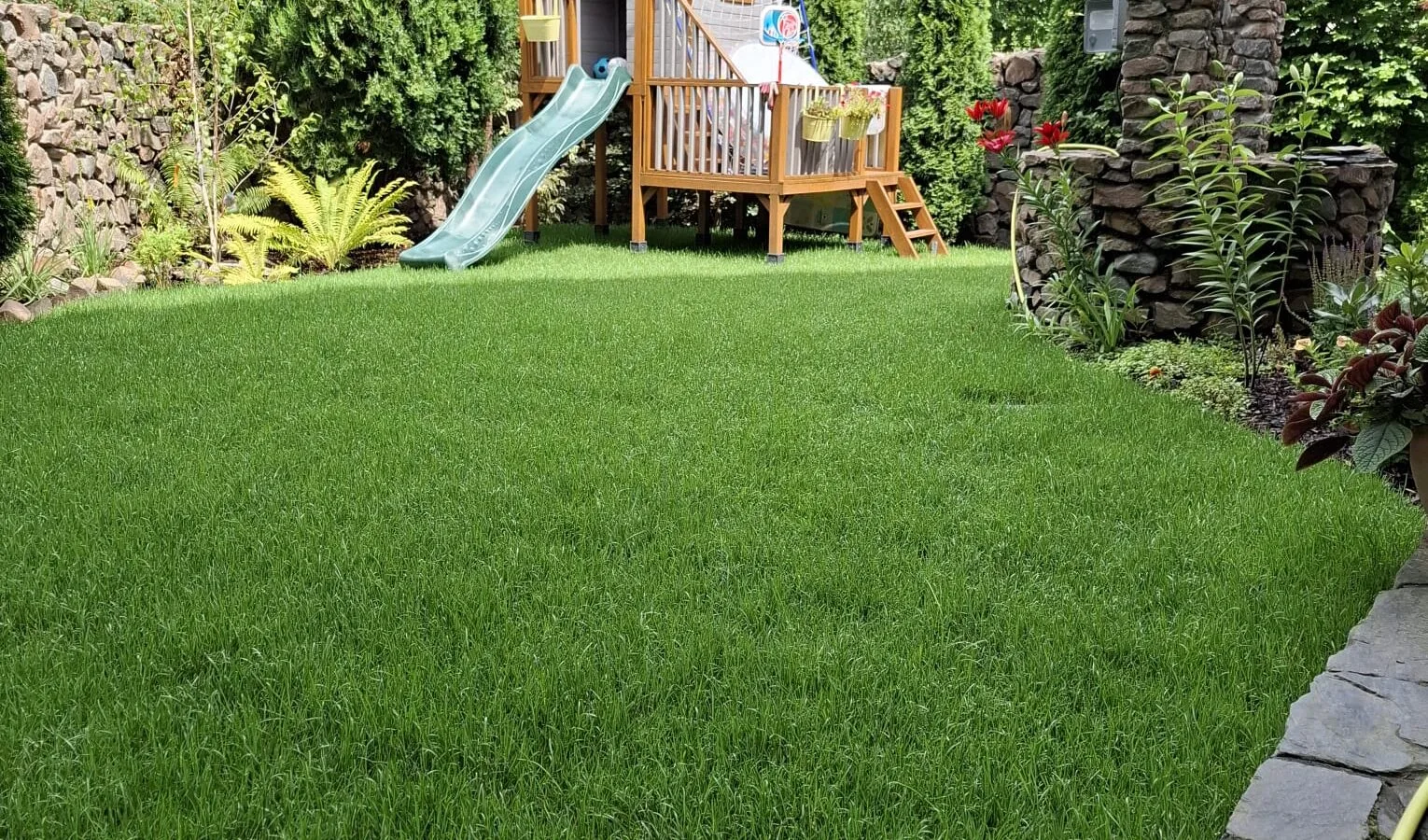 Aftergarden-Ogrody Premium aeracja i wertykulacja trawnika Kraków